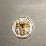 Zippo 1975 lighter with Scottish Masonic motif
