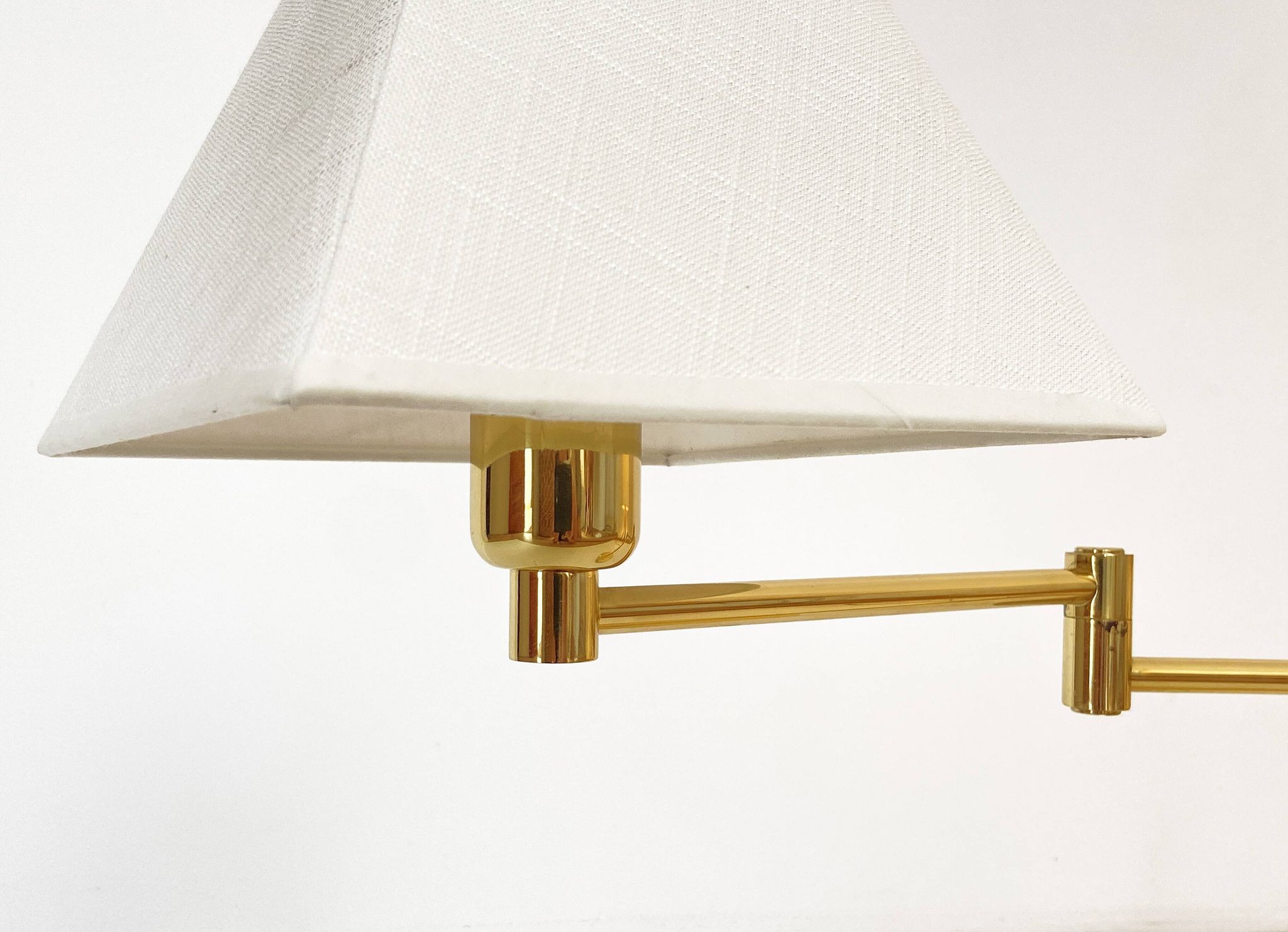 Vibia Swing table lamp