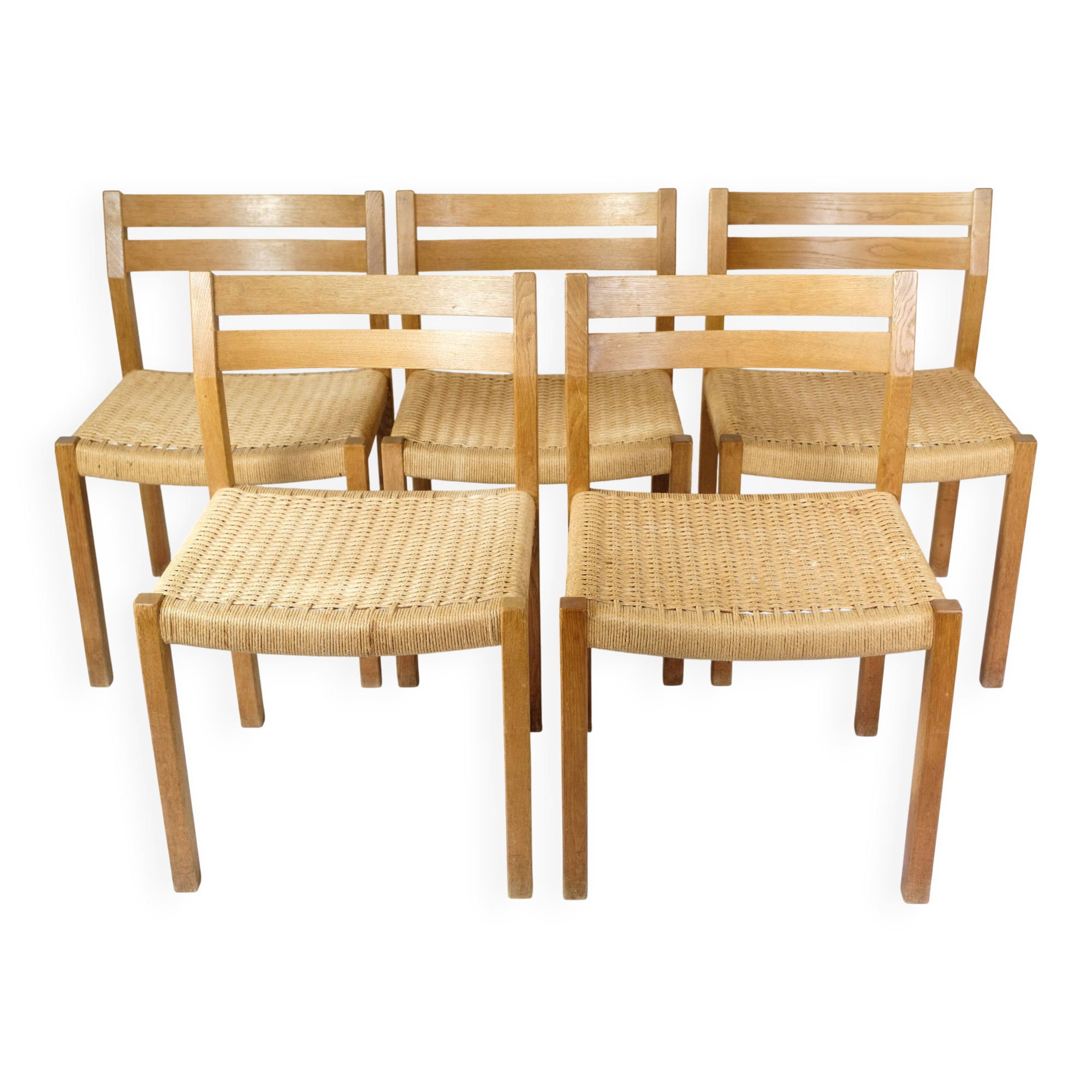Ensemble de cinq chaises de salle à manger modèle 401 en chêne par Jørgen H. Møller