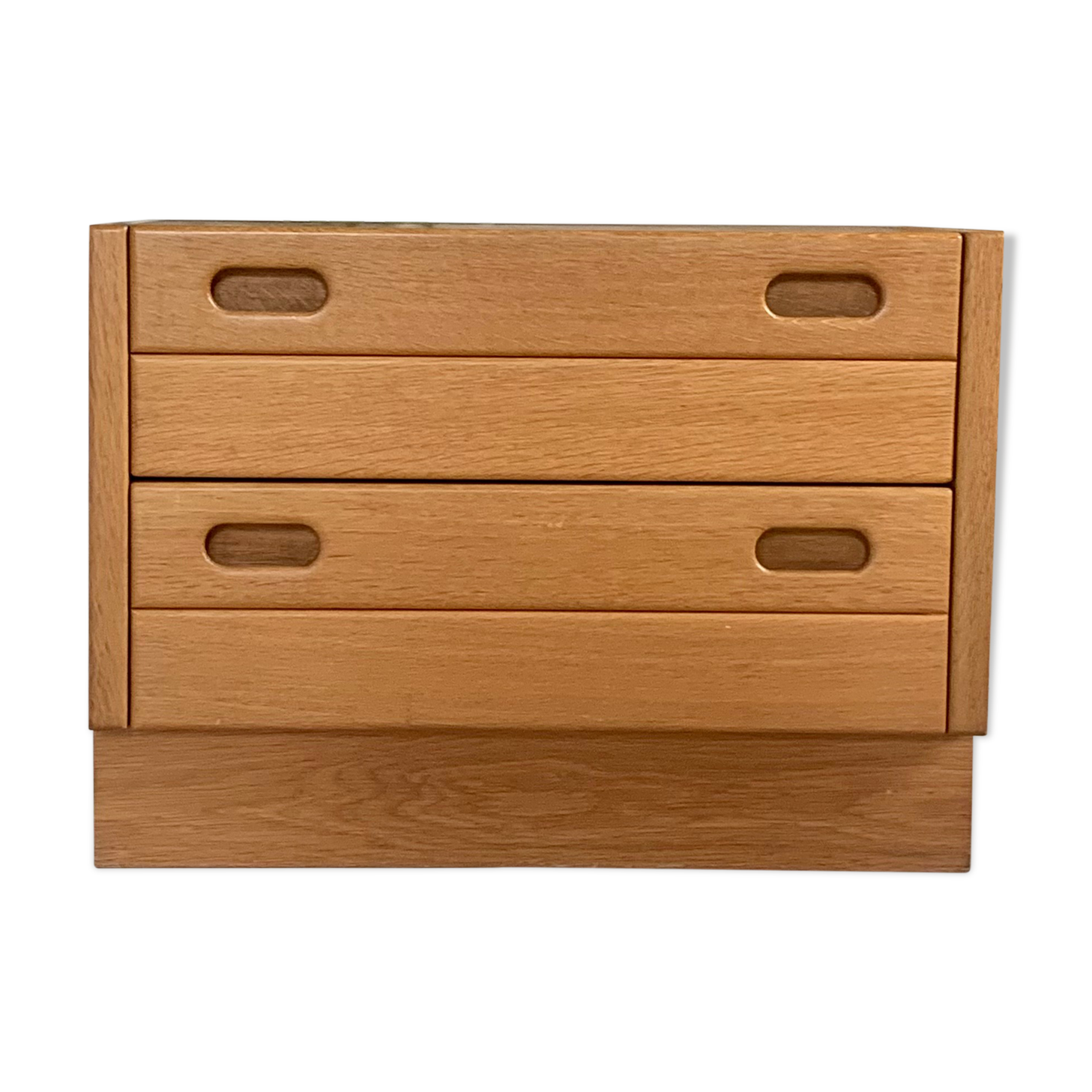 Vintage solid oak chest of drawers