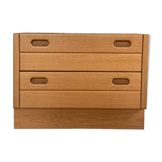 Vintage solid oak chest of drawers