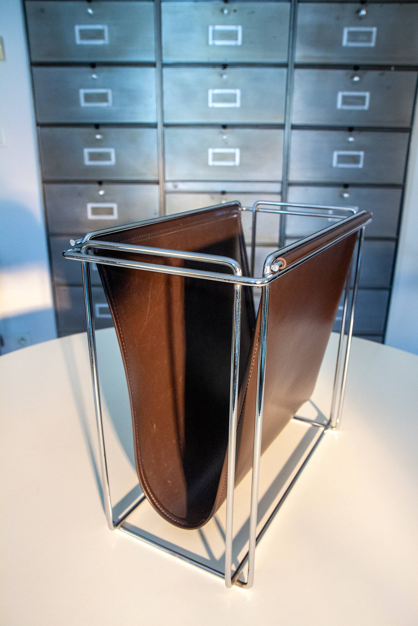 Magazine rack 1970 by Gérard Rignault for Group SA, France