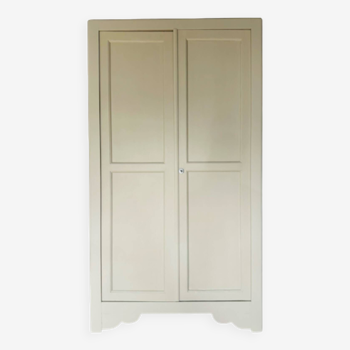 Armoire parisienne