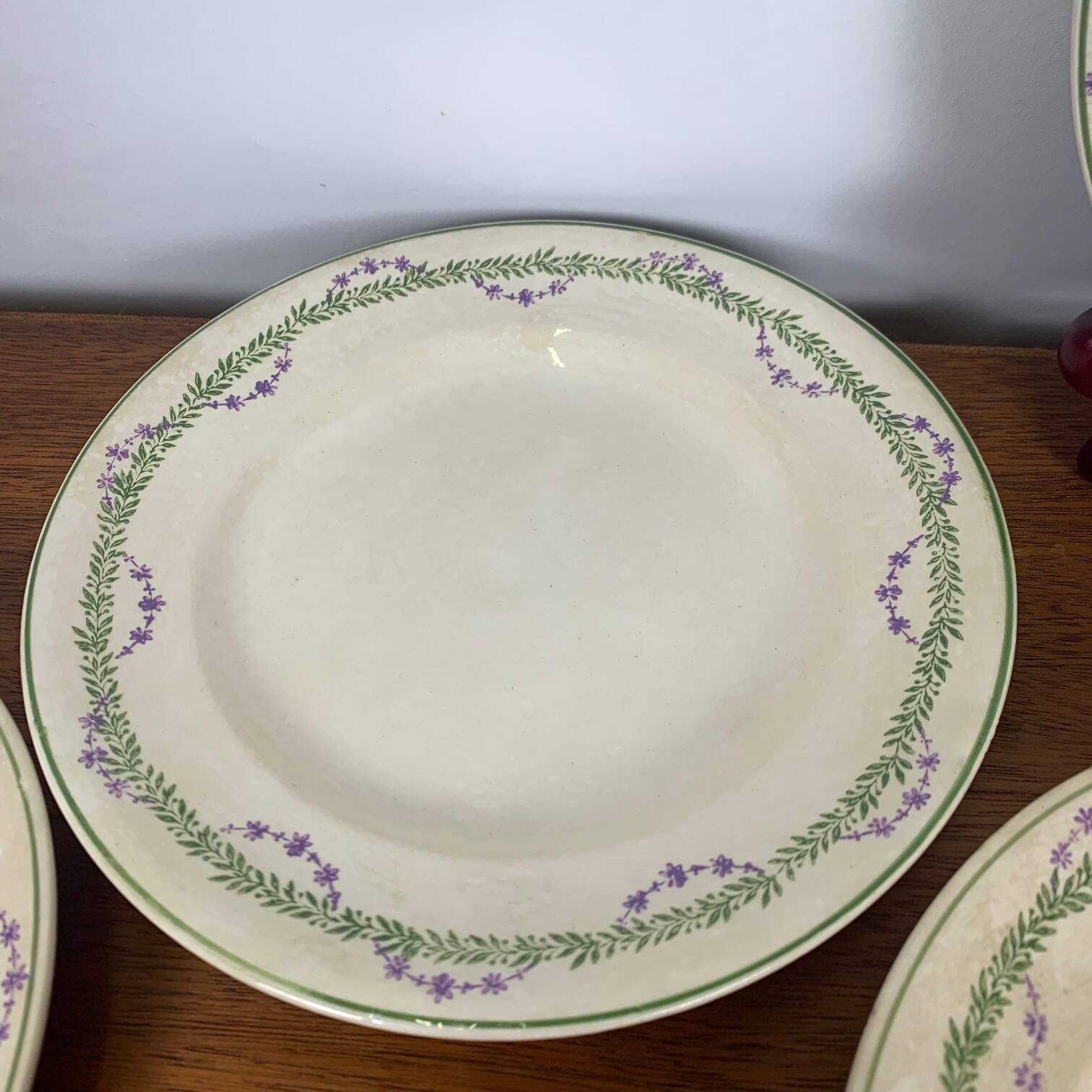 Set of 4 Longwy plates, Loridan model, early 20th century.