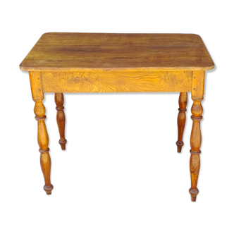 Farm table