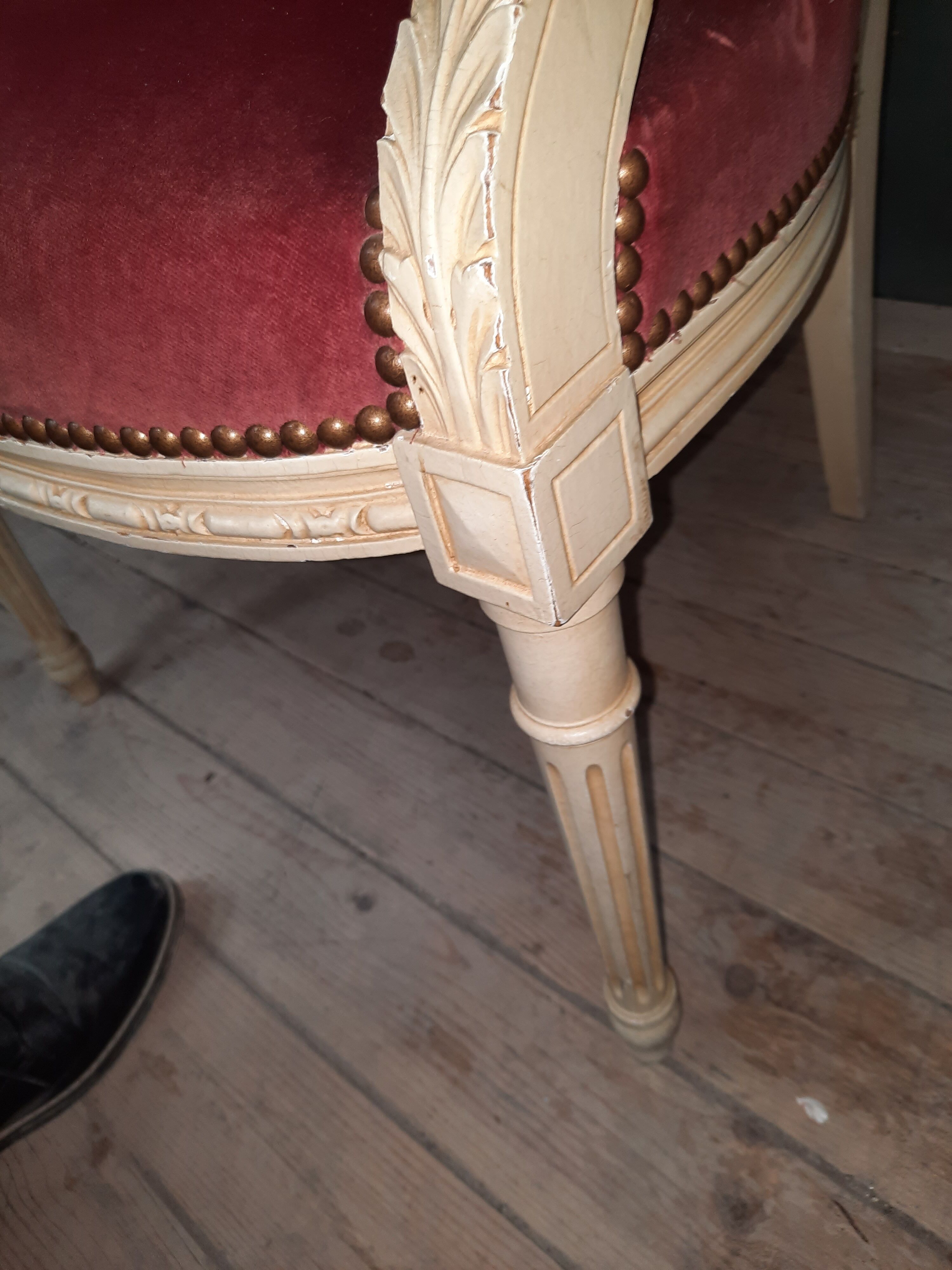 Louis XVI style armchair in white lacquered wood