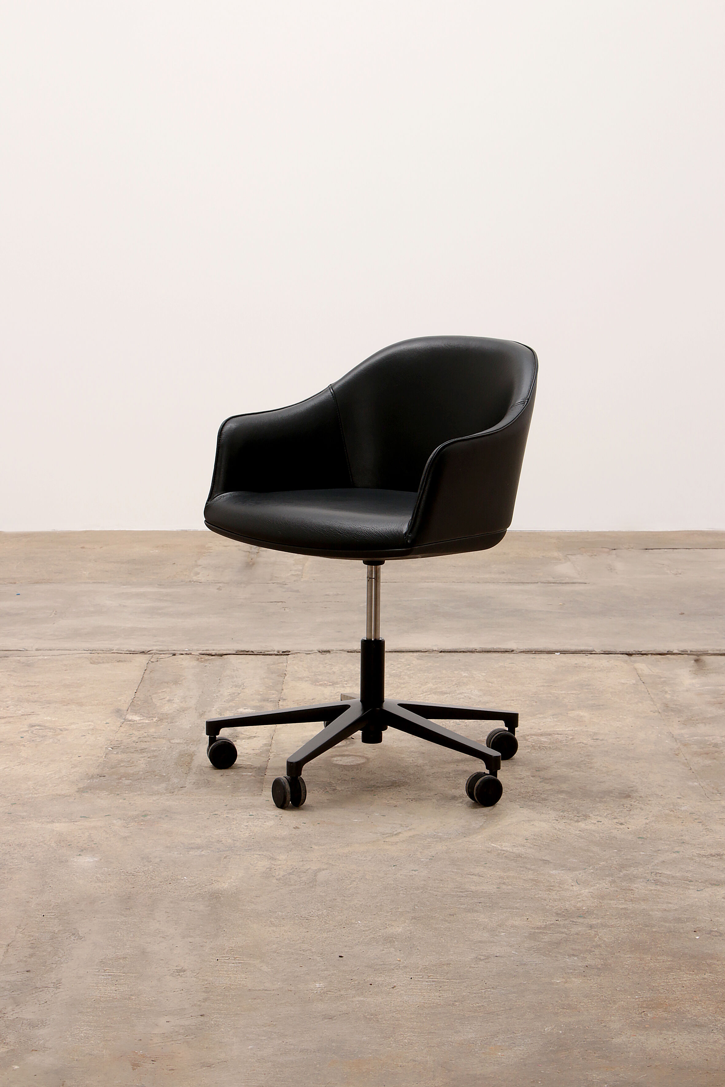 Vitra softshell office chair design by Ronan & Erwan Bouroullec.