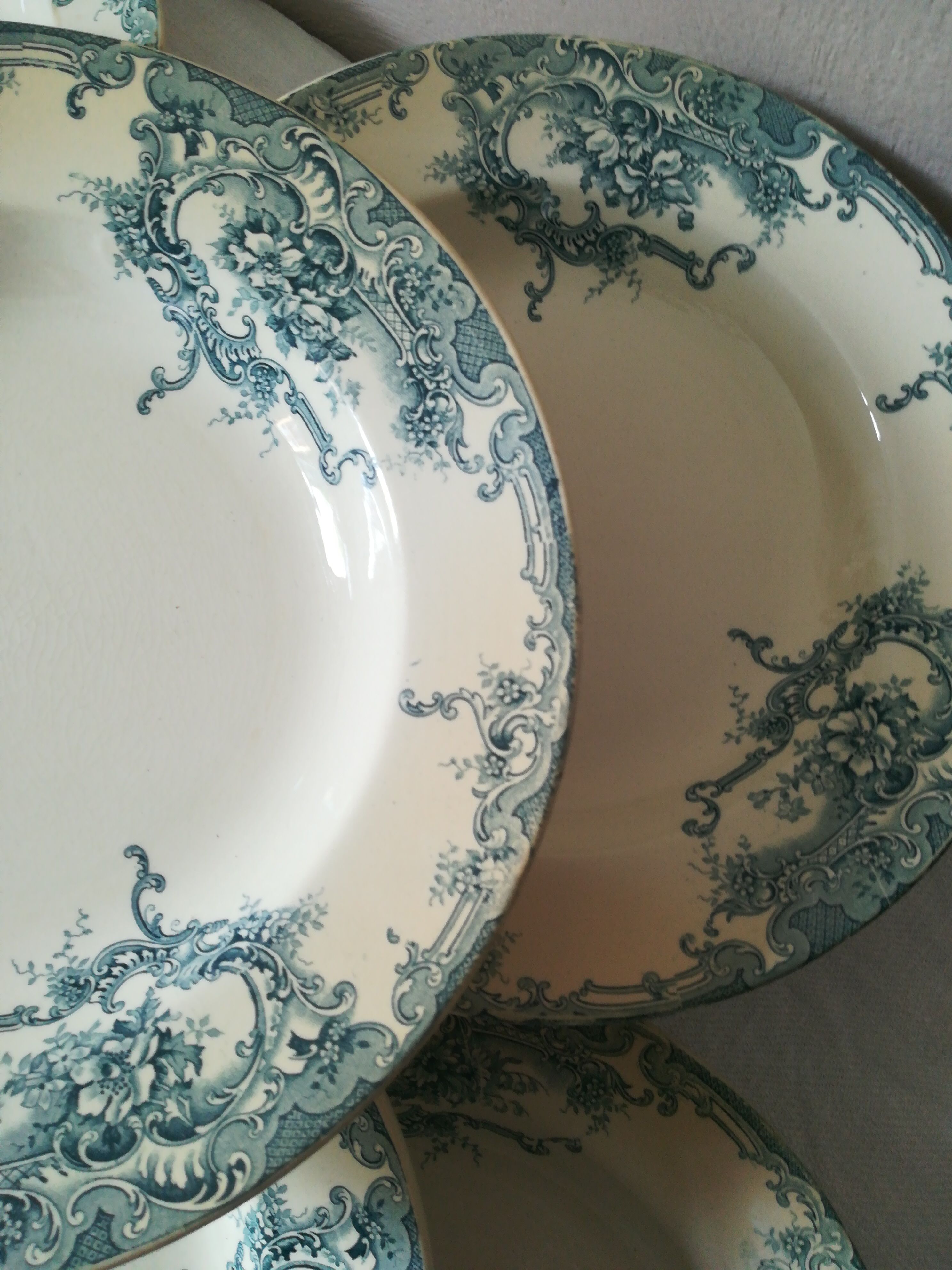 Ensemble d'assiettes terre de fer