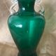 Vase en verre vert foncé