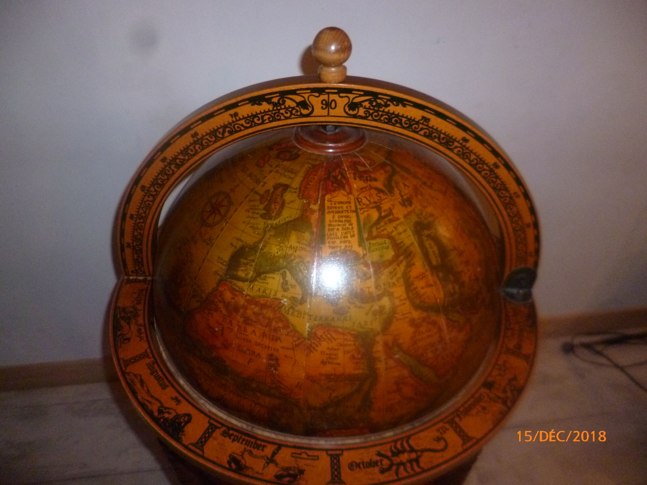 Mappemonde bar roulette globe terrestre vintage