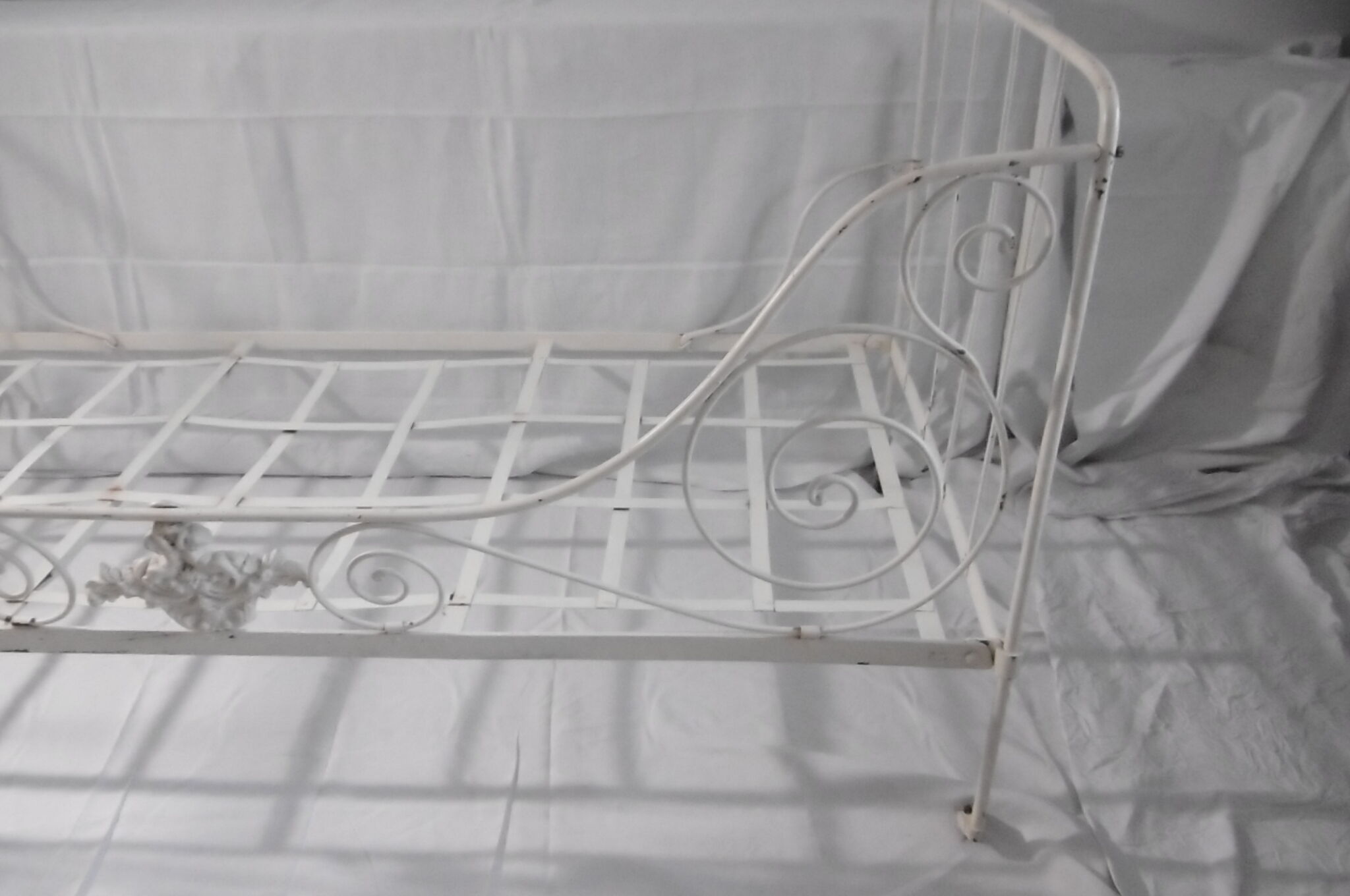 Forged iron bed