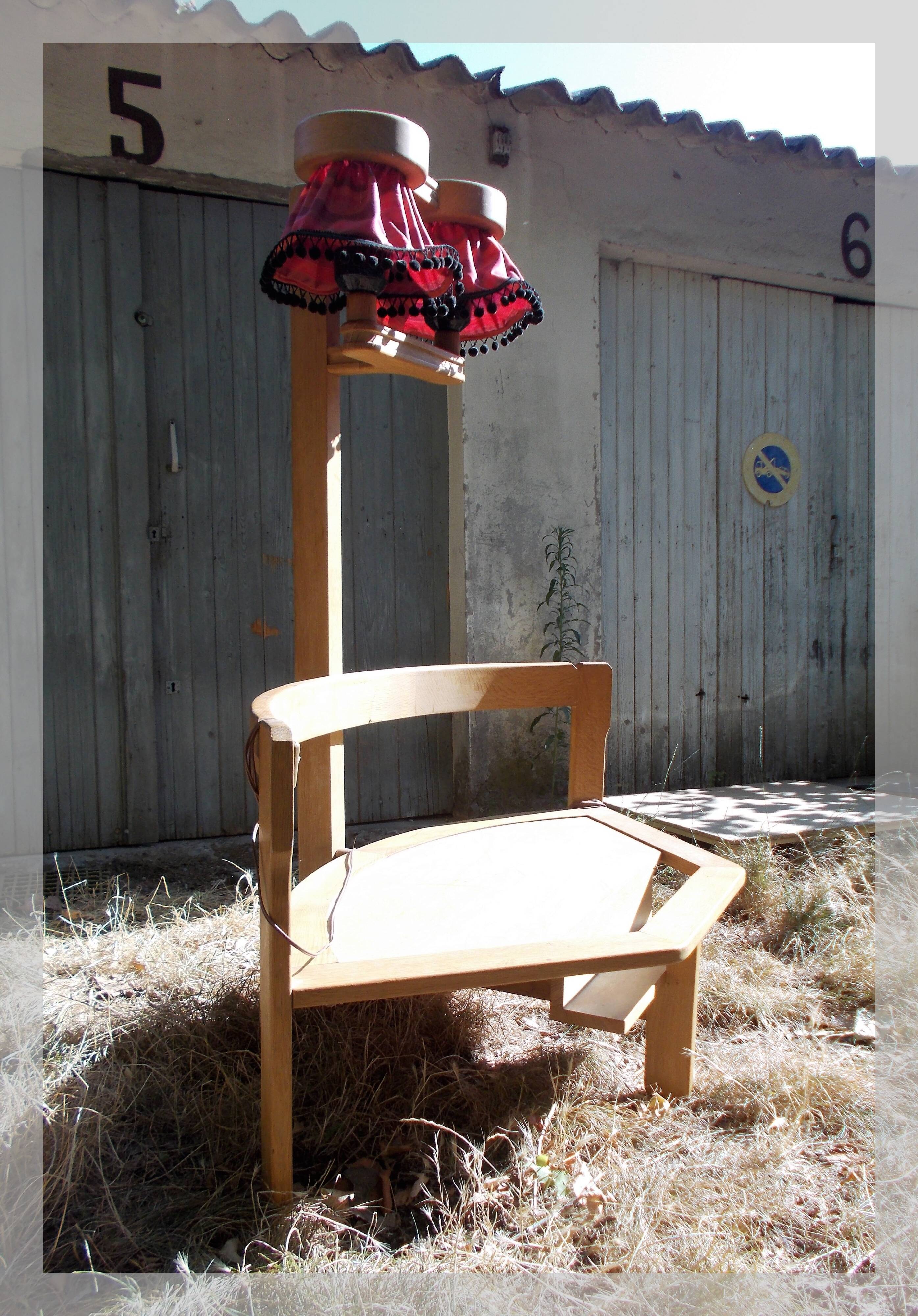 Banquette d'angle lampadaire Guillerme et Chambron