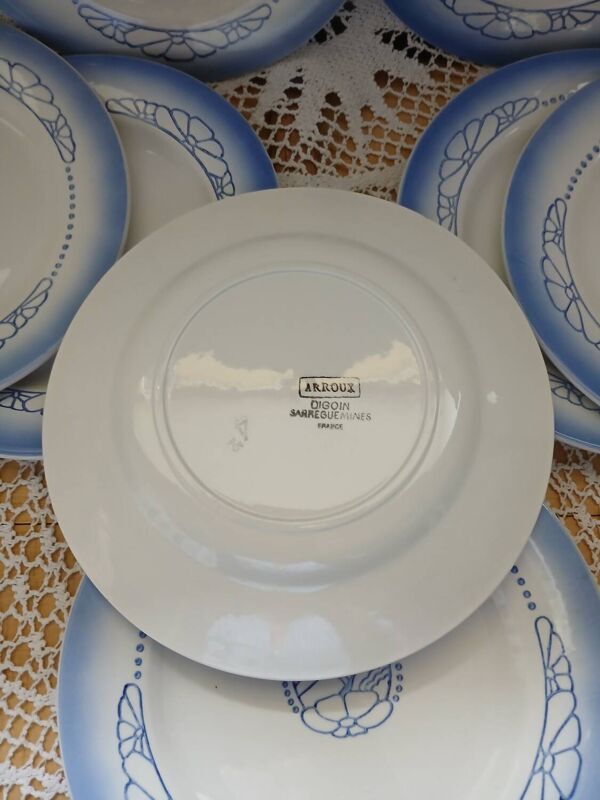 8 assiettes plates anciennes Digoin et Sarreguemines