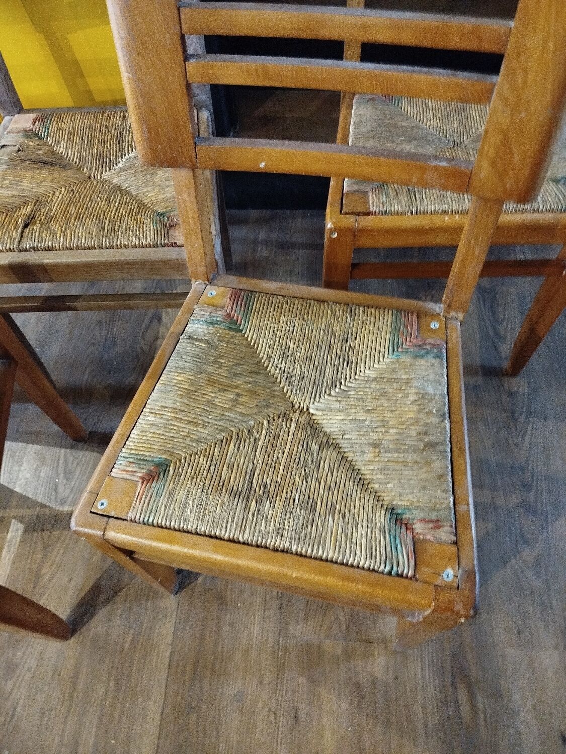Set of 5 wood and straw chairs