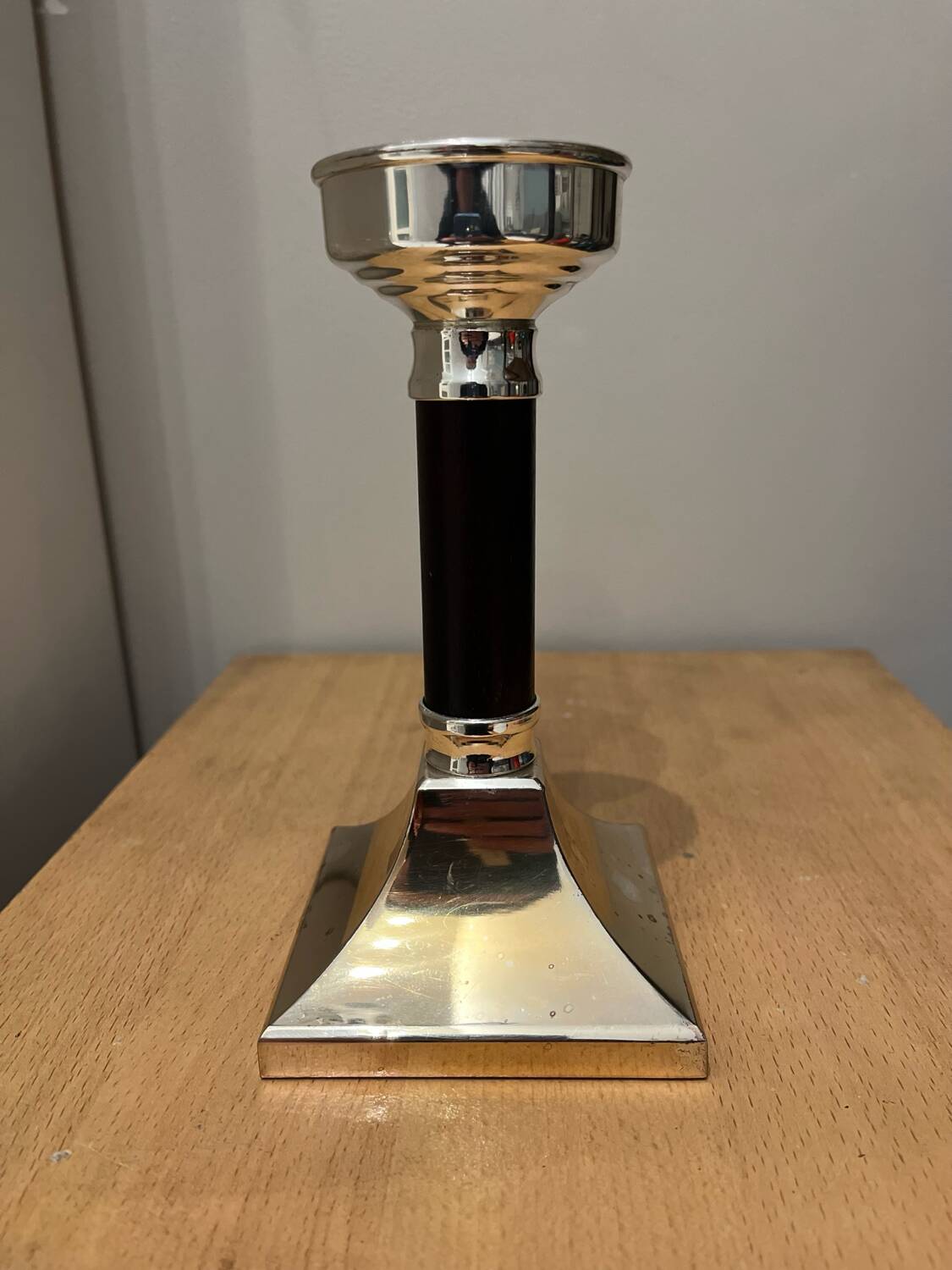 Quist metal candle holder