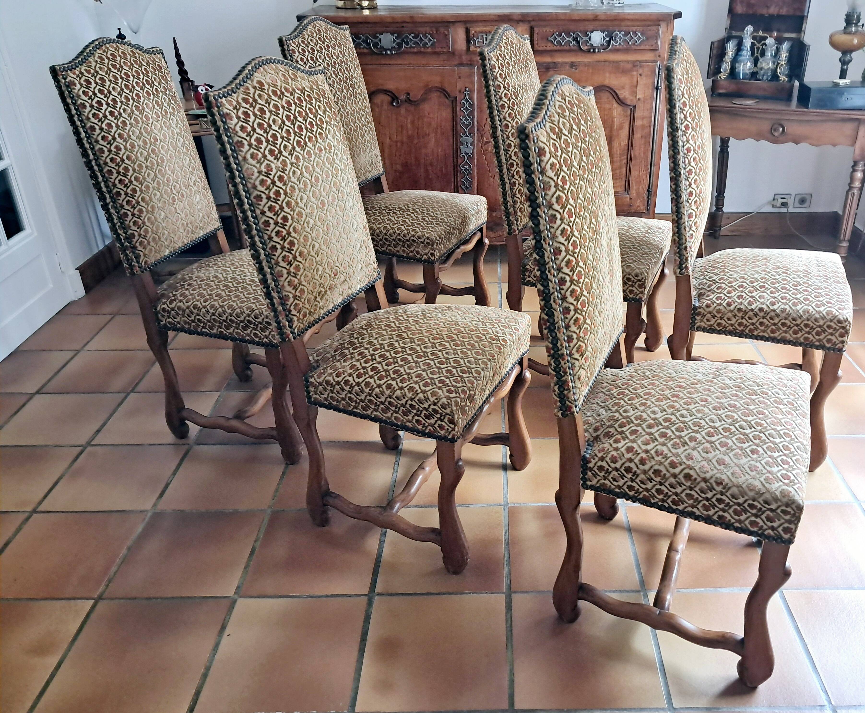Six French Os De Mouton Style Dining Chairs in Carved Wood