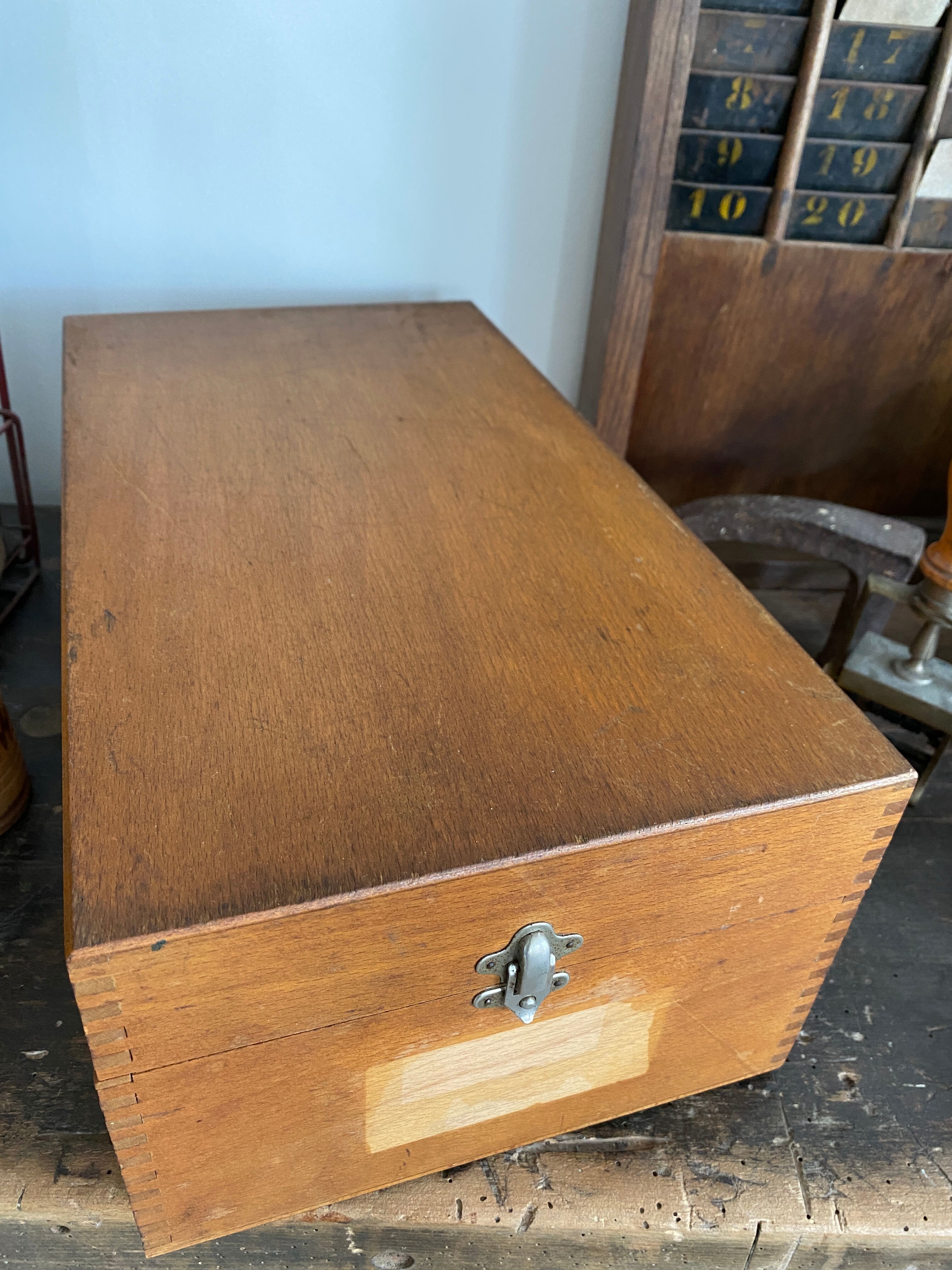 Set of 2 wooden plug boxes