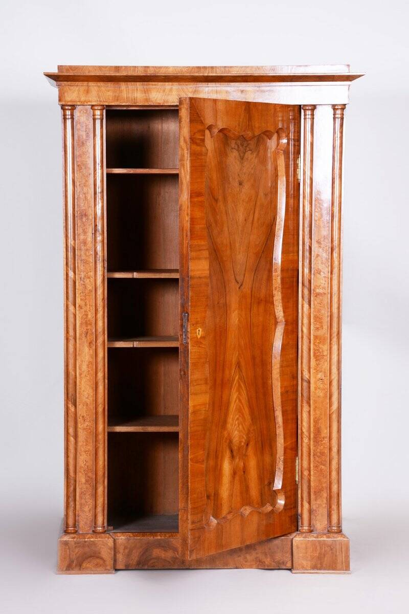 Biedermeier Cabinet in Walnut Veneer, Austria, 1840s