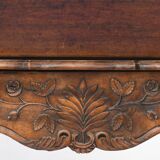 Provençal walnut petri dish