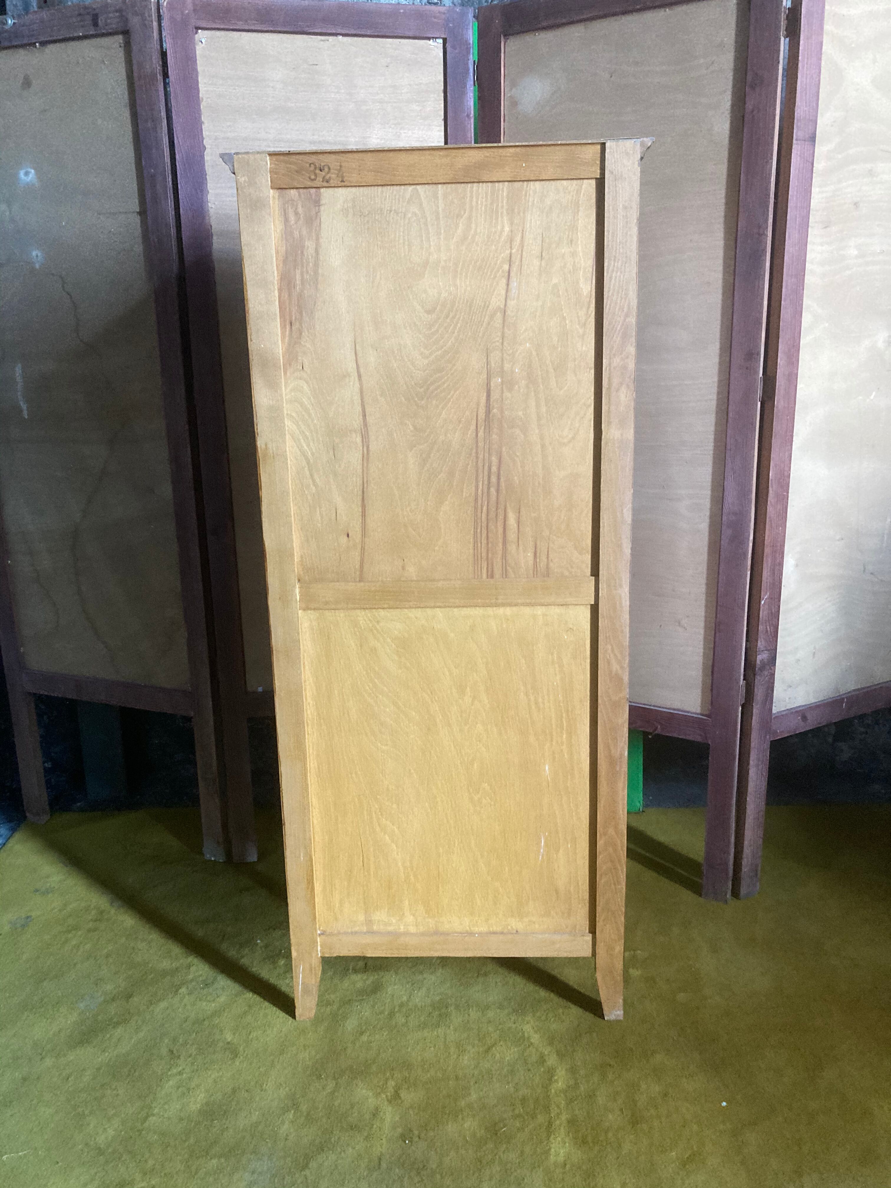 Parisian crosspiece cabinet