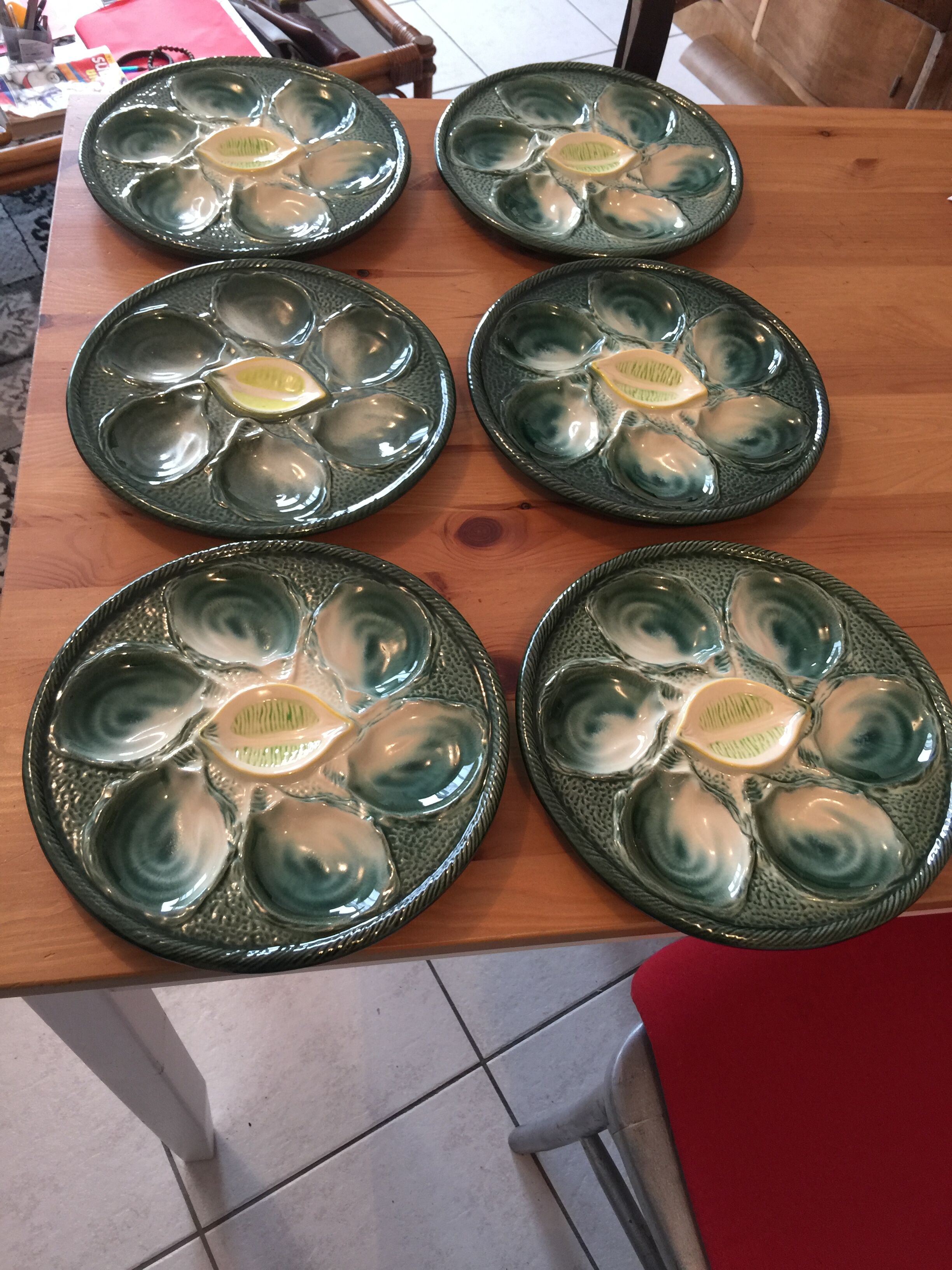 Plates in Oysters Barbotine Saint Clément