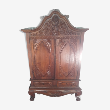 Armoire indonésienne