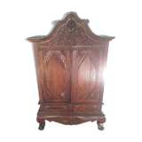 Indonesian wardrobe