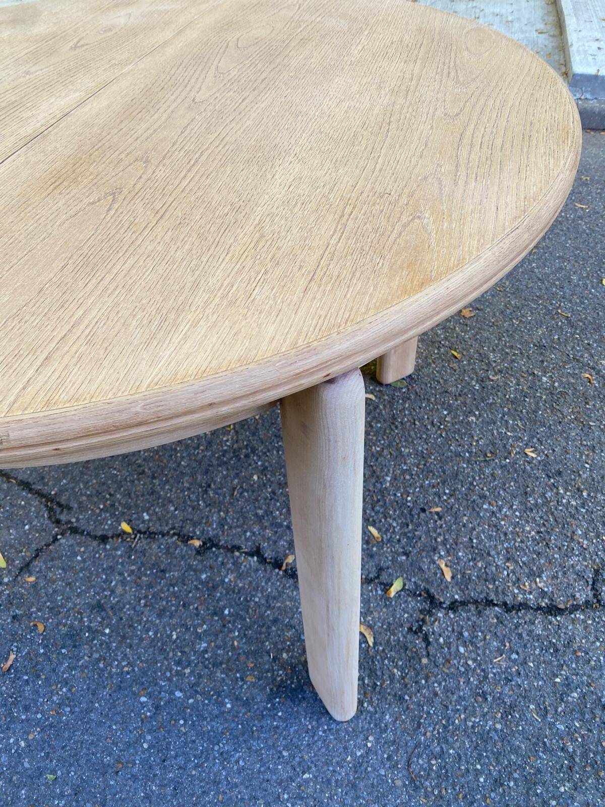 Scandinavian round extendable dining table stripped in oak 1980
