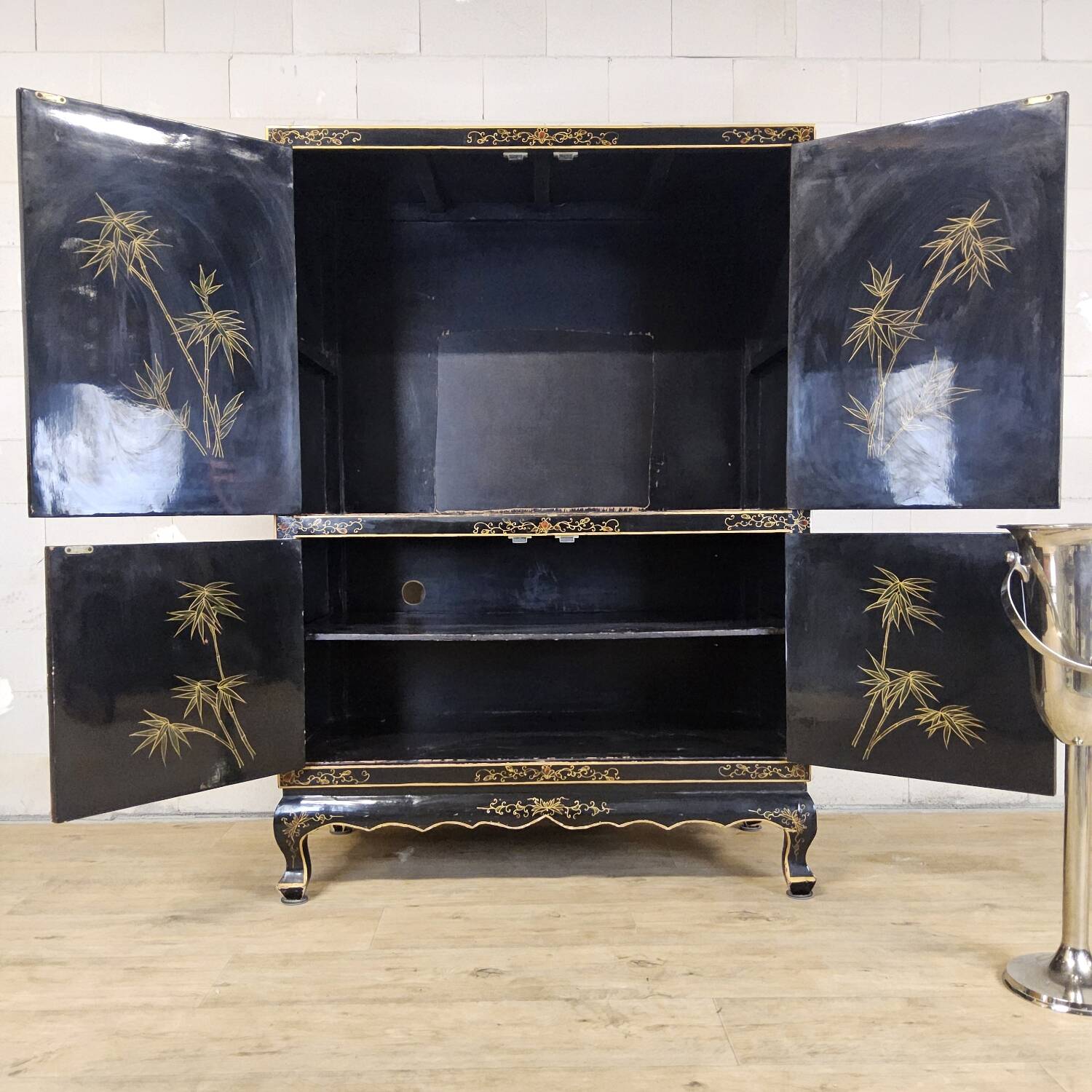 Vintage Chinese cabinet gold leaf / flowers and birds / bohemian
