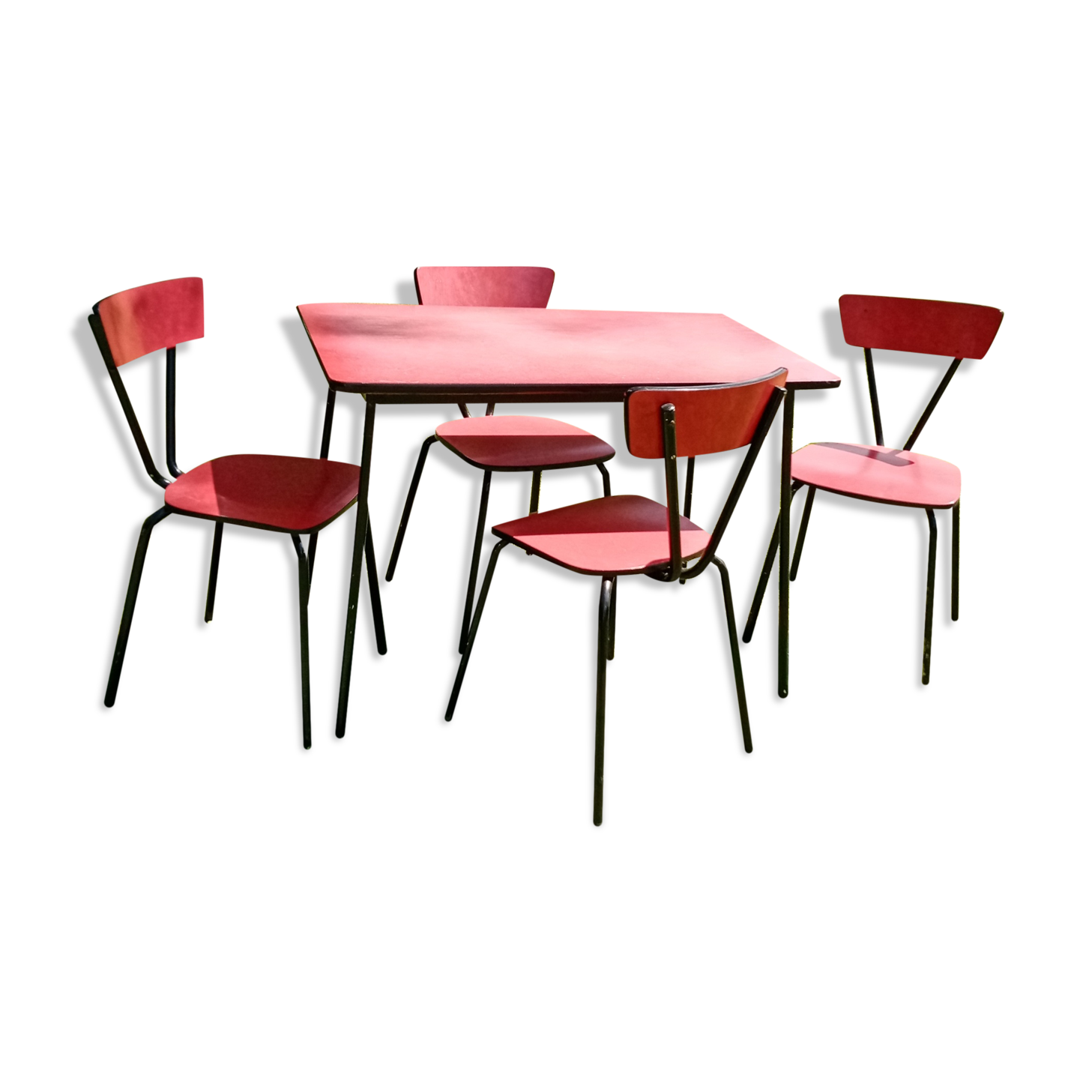 Table and its four chairs in Red formica