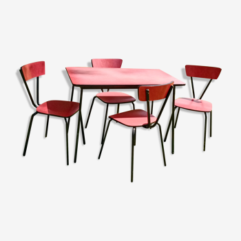 Table and its four chairs in Red formica