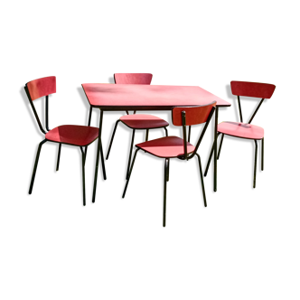 Table and its four chairs in Red formica