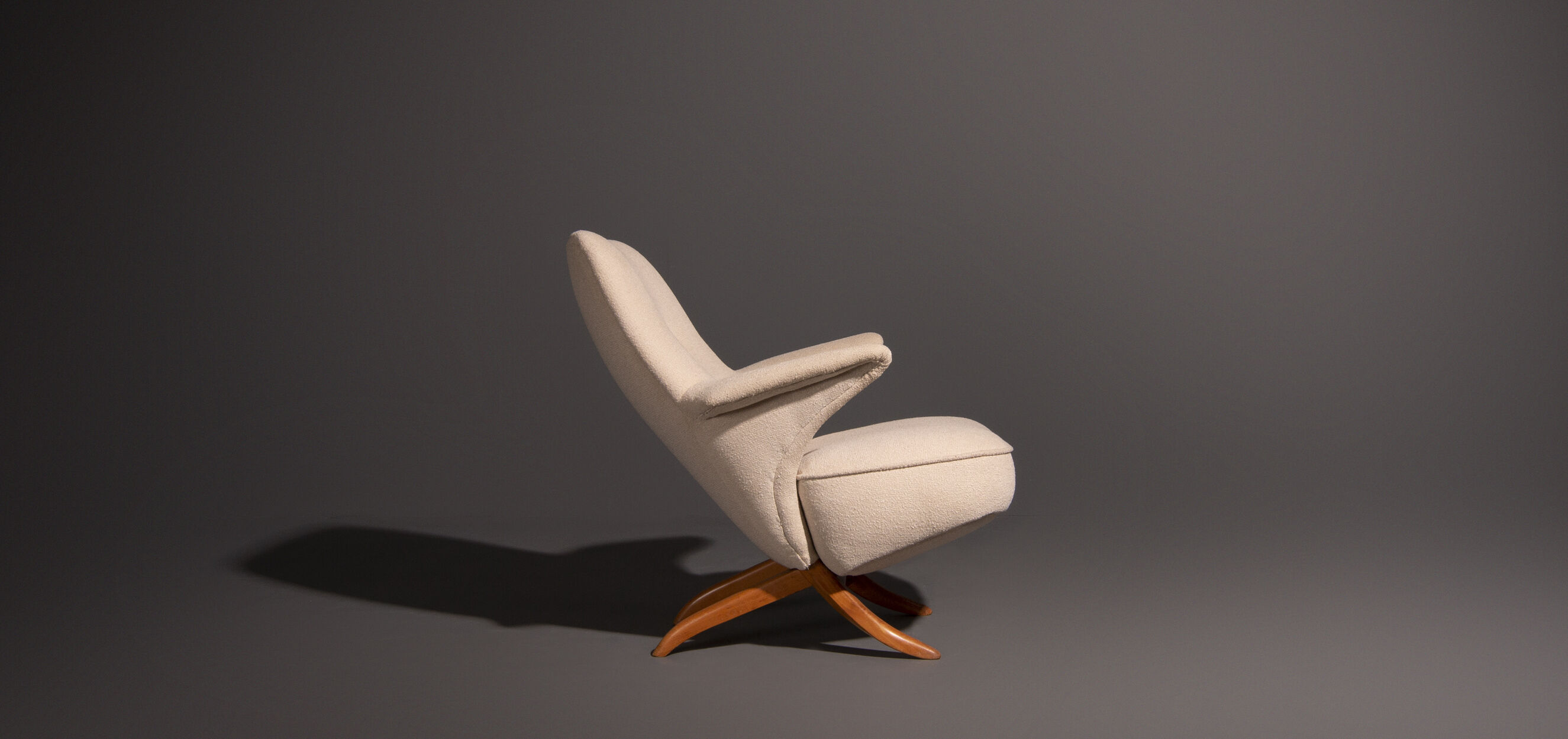Pinguïn armchair by Theo Ruth produced by Artifort