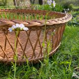 Woven wicker basket
