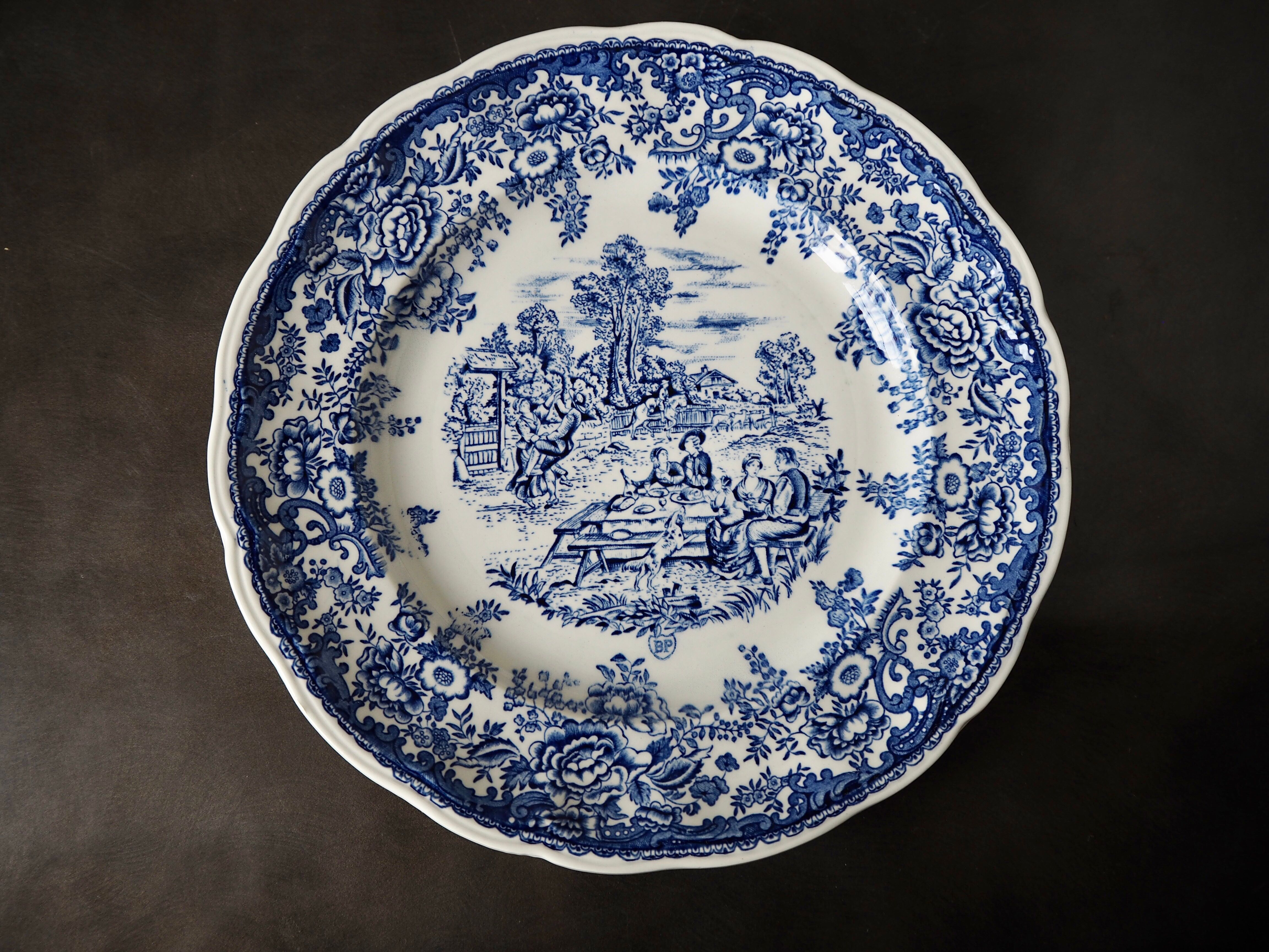 Set of 15 diner plates with English motifs Lunéville