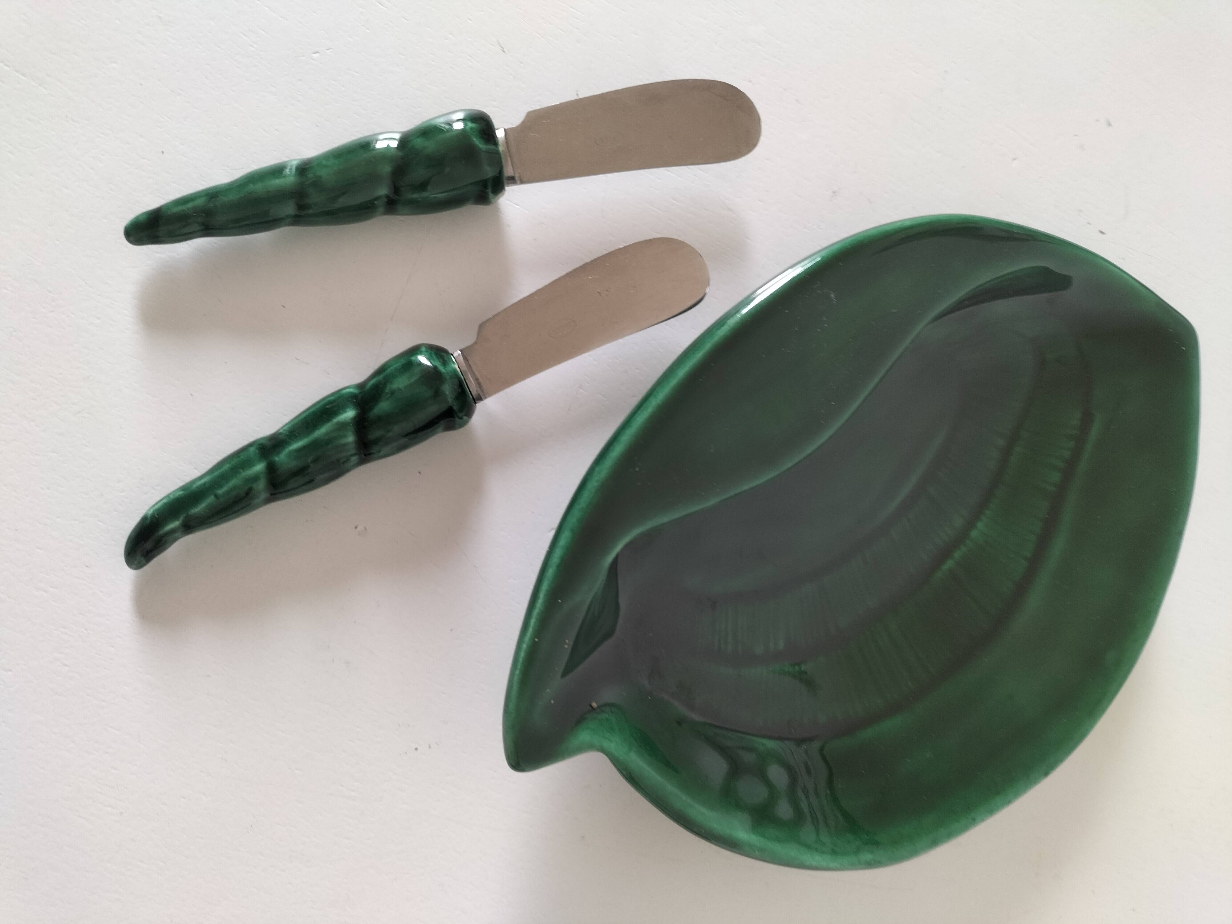 Beurrier barbotine coquillage et ses deux couteaux