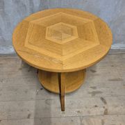 Table basse ronde en bois vintage avec étagère inférieure, 20e siècle