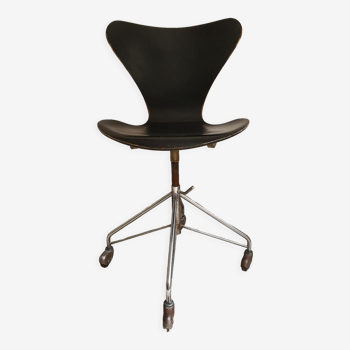 Chaise de bureau pivotante par Arne Jacobsen pour Fritz Hansen
