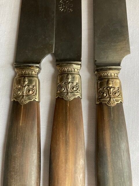 Lot of 12 horn handle knives