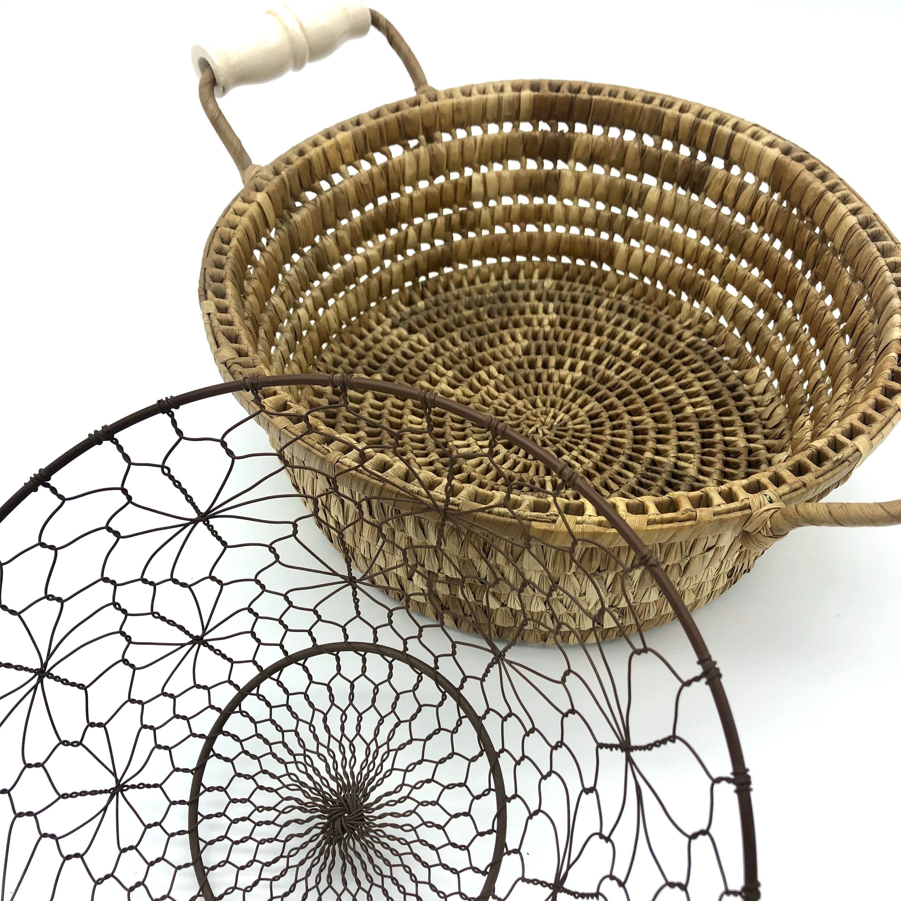 Bread pan, porcelain handle