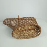 Fluted wicker bottle holder