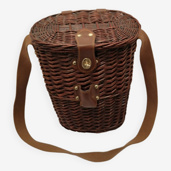 Wicker wine bottle holder basket