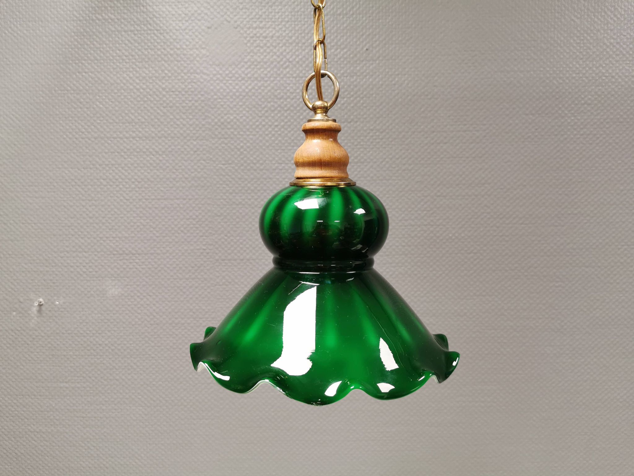 green hanging lamp in double layer glass (white inside) with wooden top and safety chain,
