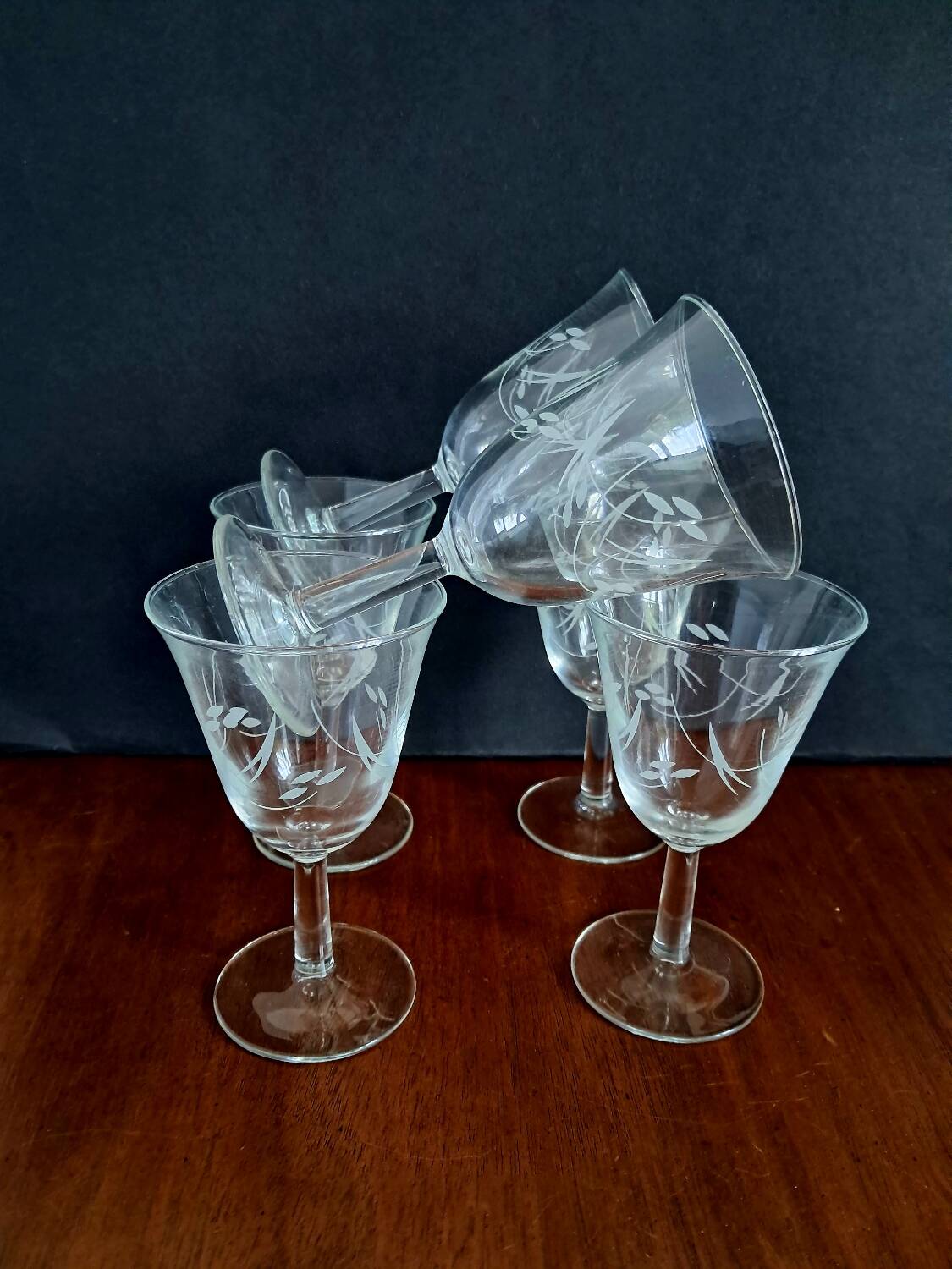 6 Luminarc foliage wine glasses from the 60s, new