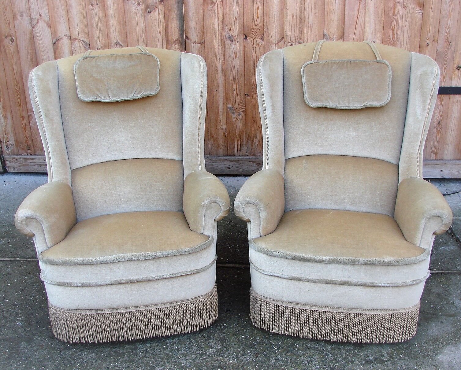 A pair of uszak armchairs, 70’s
