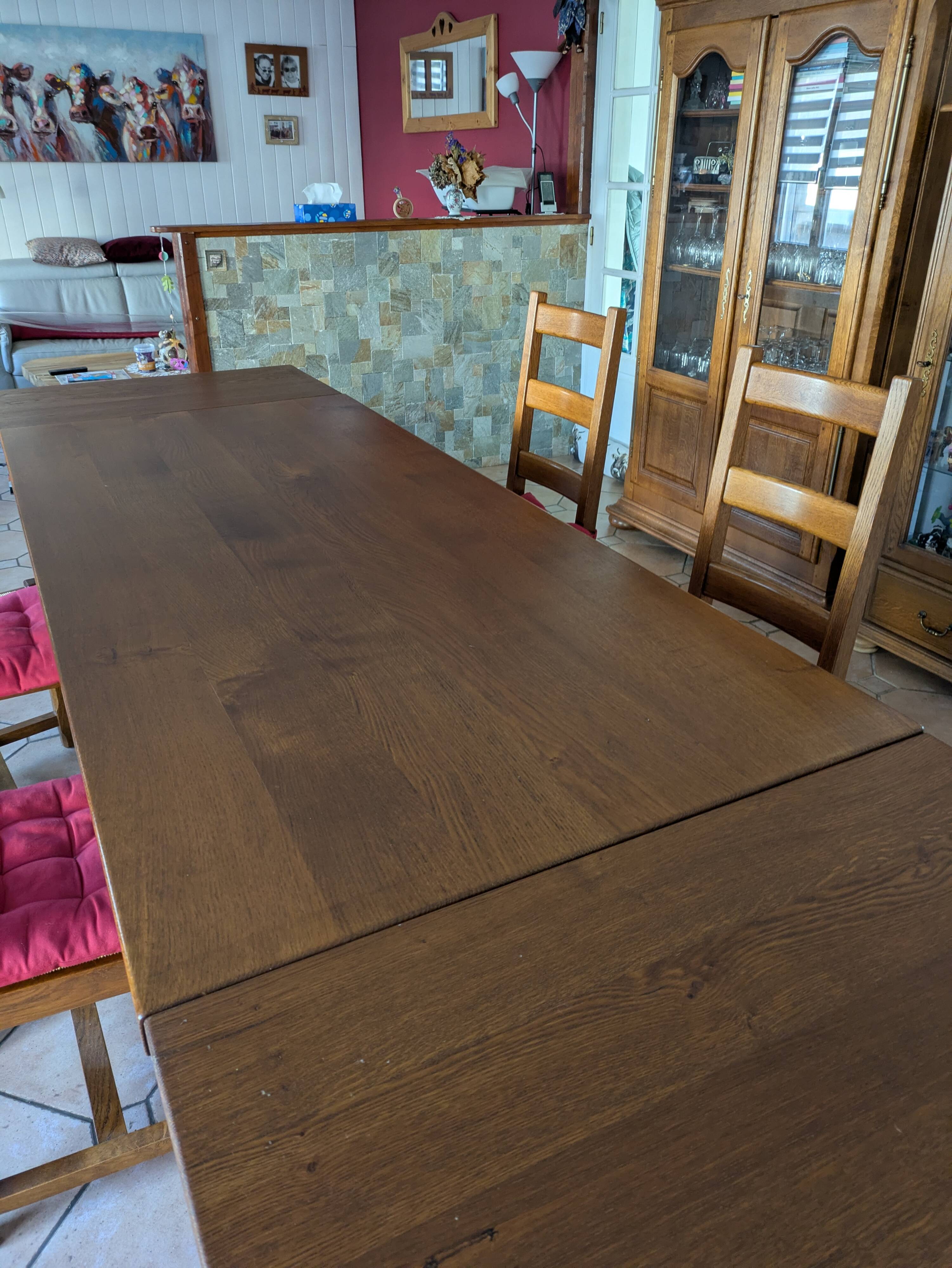 Lot d'une Table de ferme chêne massif de France et ses six chaises