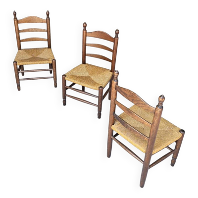 3 chaises d'enfant anciennes en bois à dossier échelle / siège en osier / années 1930