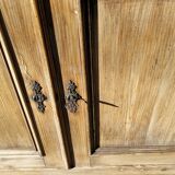 Buffet ancien en sapin deux portes