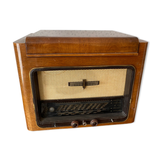 Old radio & record player