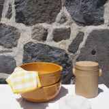 Confit pot in beige sandstone